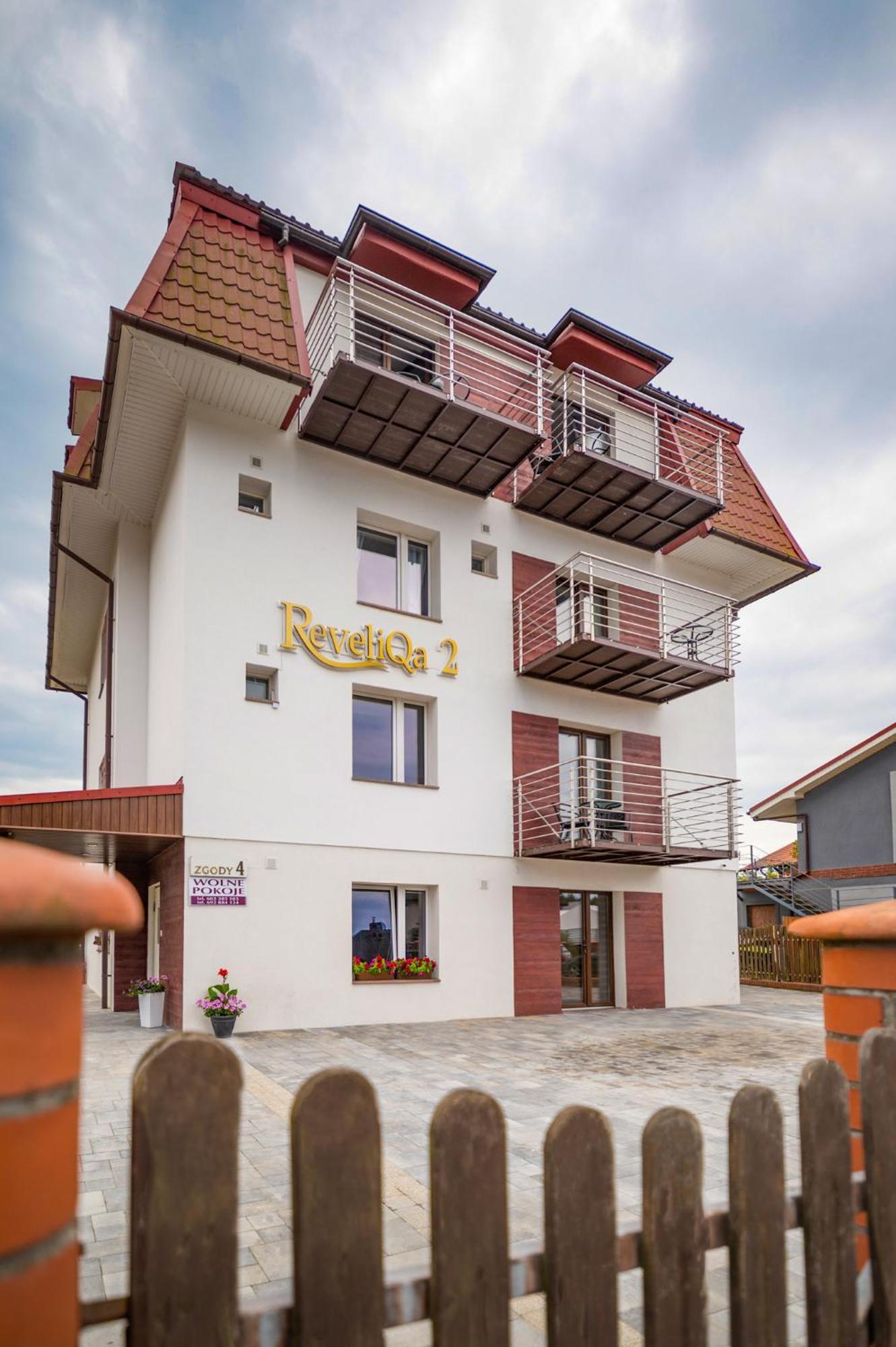 Reveliqa2 - Pokoje Goscinne I Apartamenty Pobierowo Kültér fotó