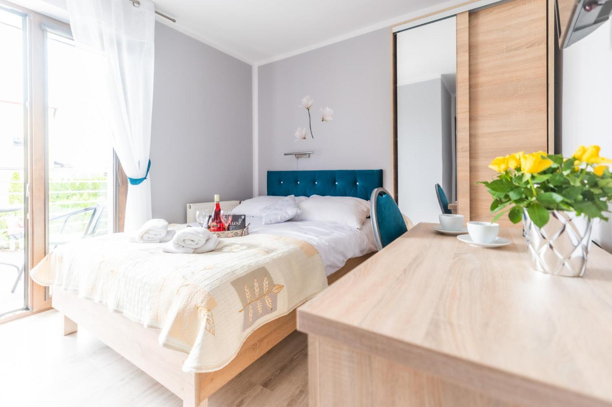 Reveliqa2 - Pokoje Goscinne I Apartamenty Pobierowo Kültér fotó