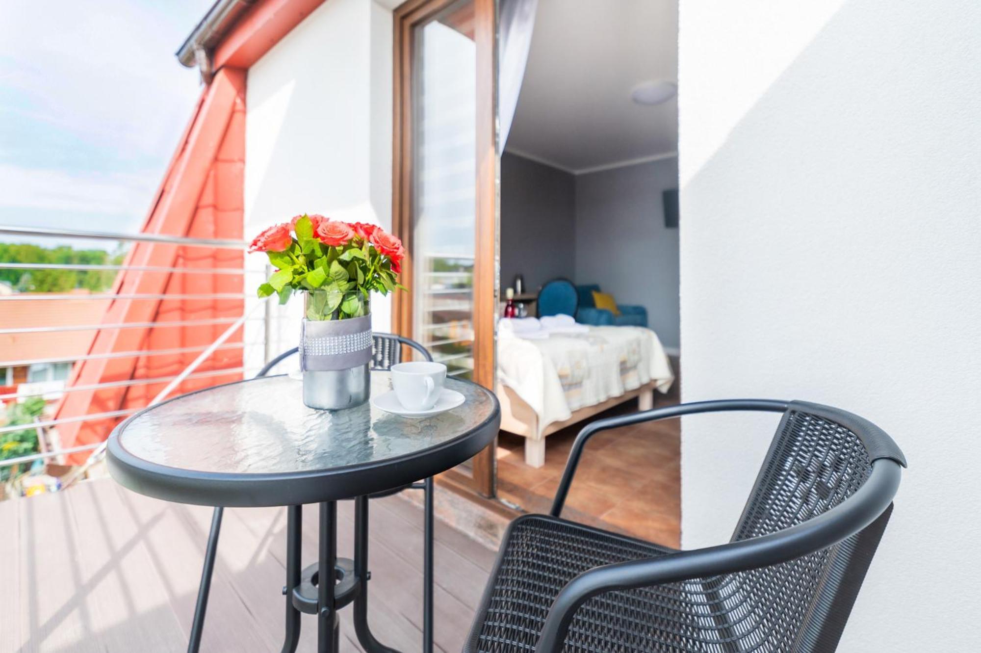 Reveliqa2 - Pokoje Goscinne I Apartamenty Pobierowo Kültér fotó