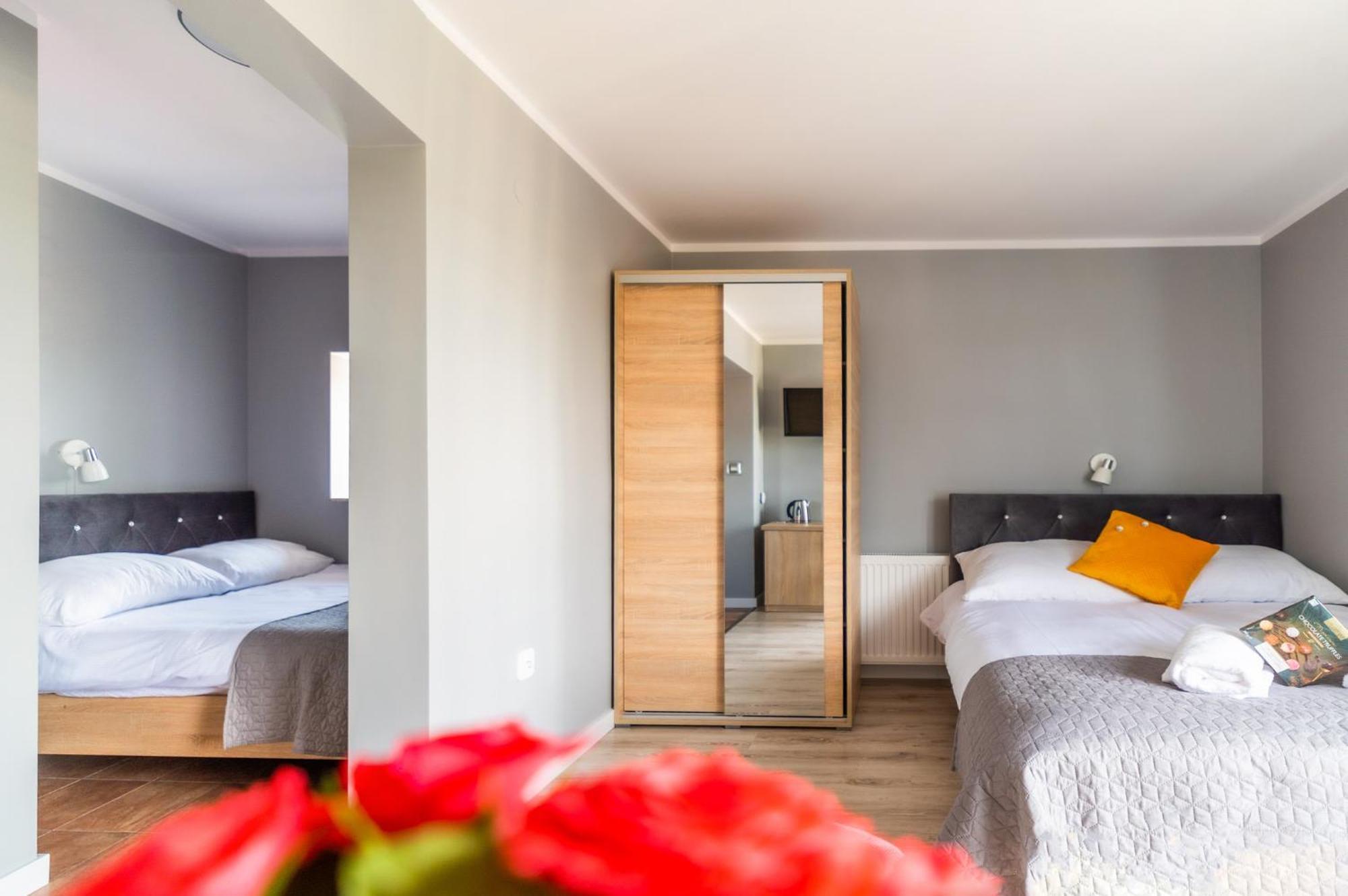 Reveliqa2 - Pokoje Goscinne I Apartamenty Pobierowo Kültér fotó