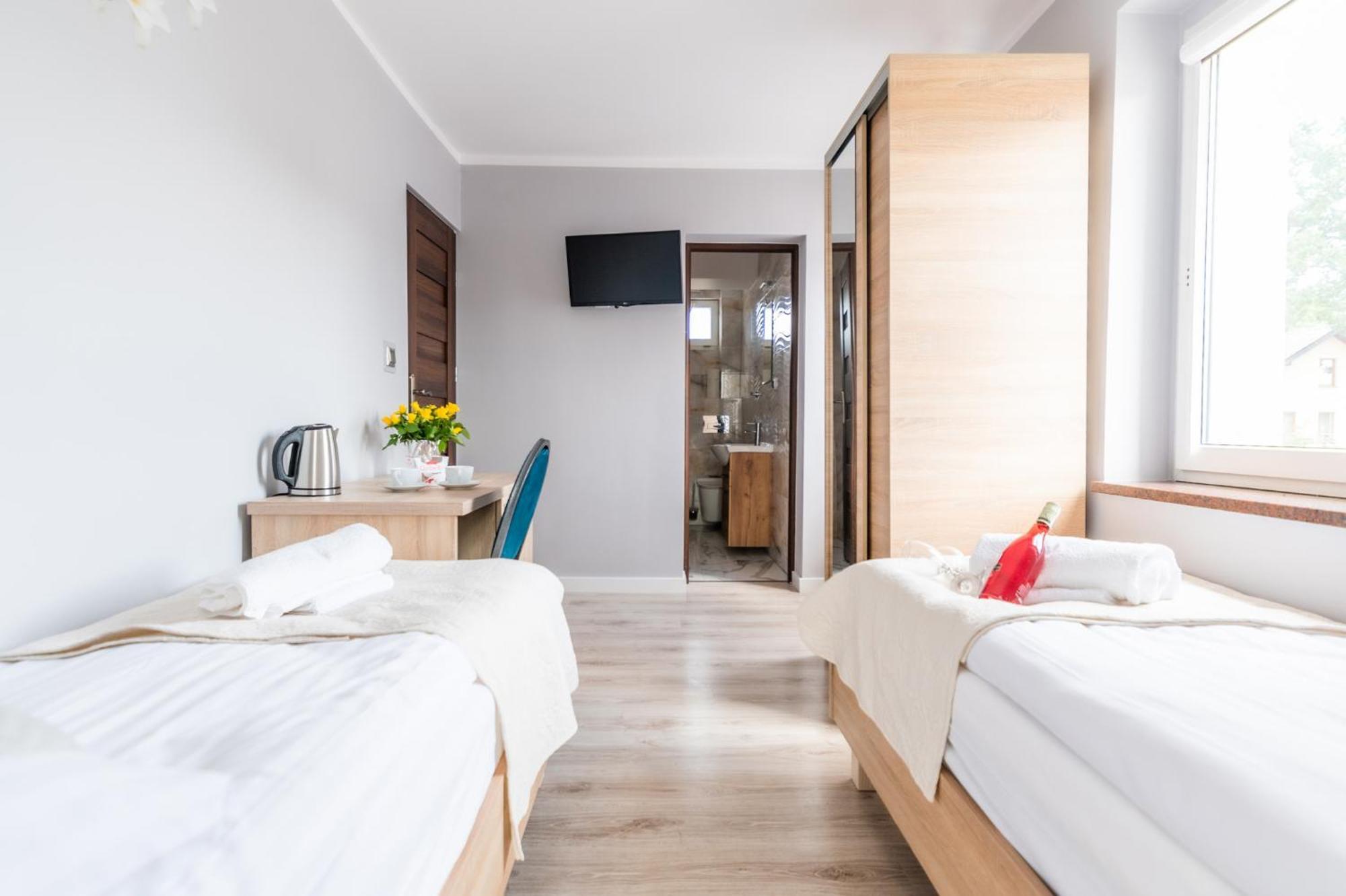 Reveliqa2 - Pokoje Goscinne I Apartamenty Pobierowo Kültér fotó